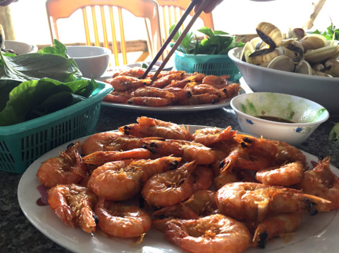 Bữa trưa bên bờ biển Đồng Châu