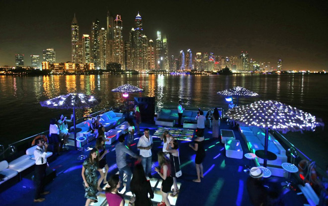 Cuộc sống xa xỉ ở xứ sở diệu kỳ Dubai