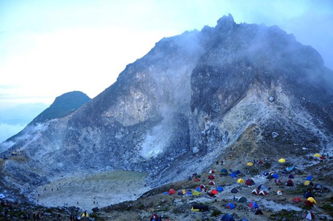 Qua đêm trên đỉnh núi lửa, trải nghiệm chỉ có ở Sumatra