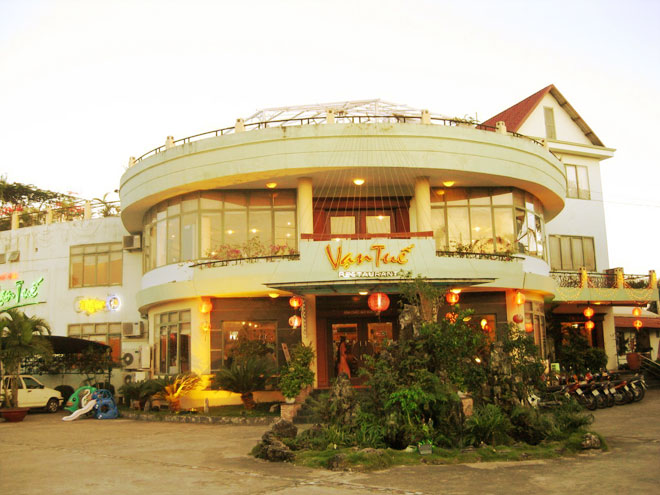 Nhà hàng Vạn Tuế Thăng Long