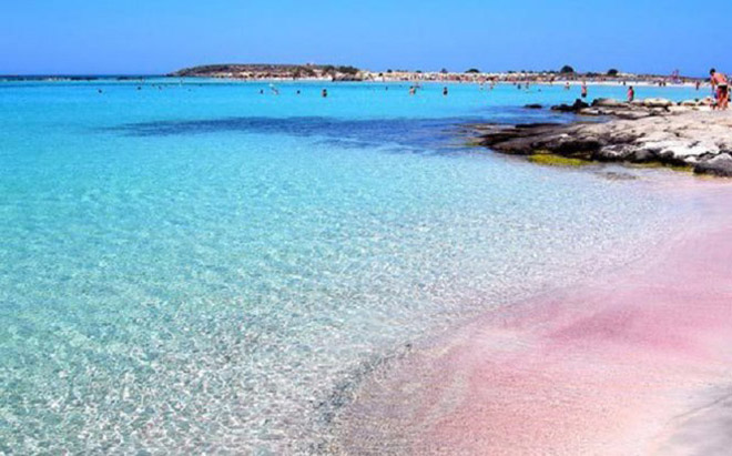 Những bãi biển hồng kỳ lạ mê đắm lòng người