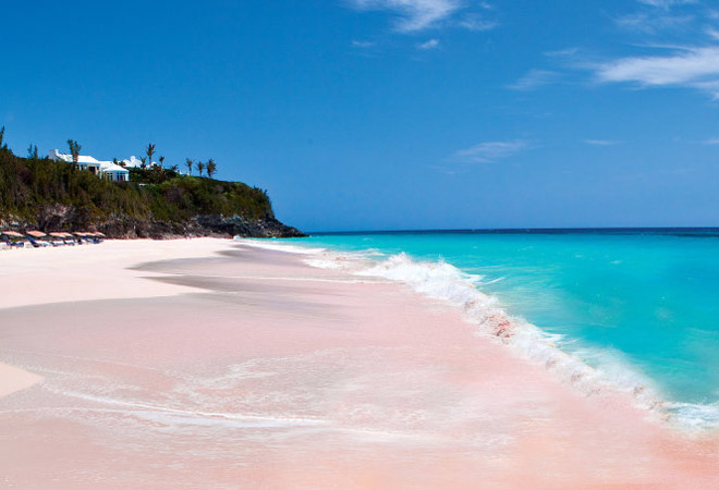 Những bãi biển hồng kỳ lạ mê đắm lòng người