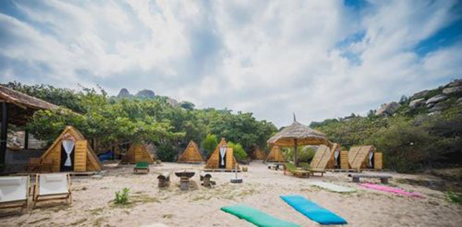 6 địa điểm ngủ lều bên bãi biển đang hot ở Việt Nam