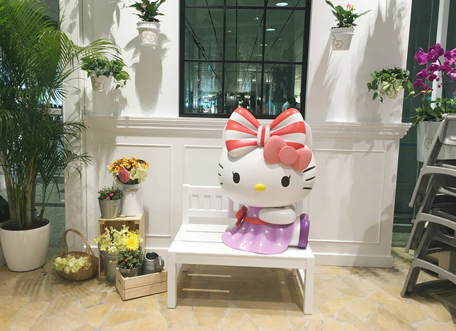 Quán cà phê Hello Kitty mới toe ở sân bay Singapore