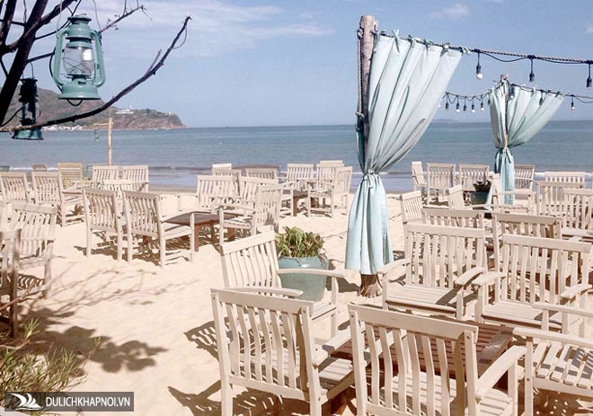 Việt Nam cũng có bar bãi biển lãng mạn như ở trời Tây