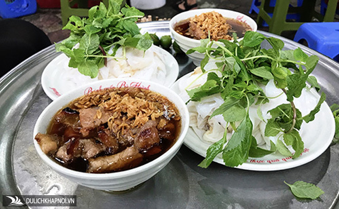 5 món bánh mặn nóng hổi cho ngày lạnh ở Hà Nội