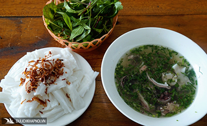 Quán miến lươn, bánh mướt ngon nức tiếng ở Nghệ An