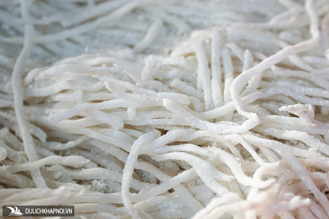 Quán bánh canh tự làm sợi hơn 30 năm ở Tri Tôn