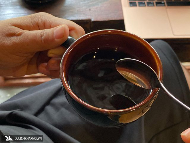 Quán cà phê kiểu Nhật cho khách tự pha chế như trong phòng thí nghiệm