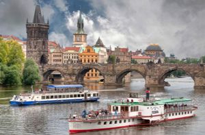 Theo dòng Vltava khám phá Prague xinh đẹp