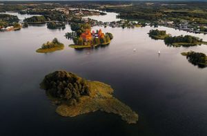 Ngắm vẻ đẹp như tranh vẽ của Litva từ flycam