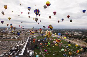 Rực rỡ sắc màu lễ hội khinh khí cầu Balloon Fiesta 2015