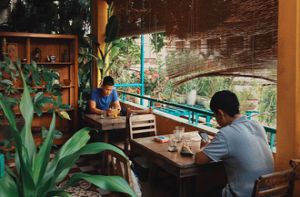 Quán cà phê như Hội An thu nhỏ giữa lòng Sài Gòn