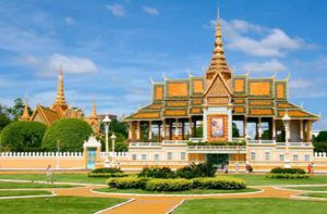 Khám phá vẻ tráng lệ của cung điện hoàng gia Campuchia