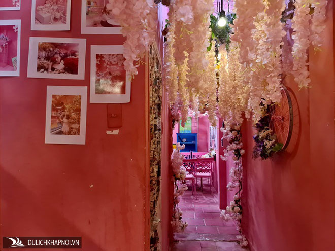 Quán cafe màu hồng như “giấc mộng thiếu nữ” giữa lòng Sài Gòn