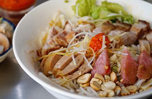 Bún mắm nêm - món đặc sản giá bình dân ở Đà Nẵng