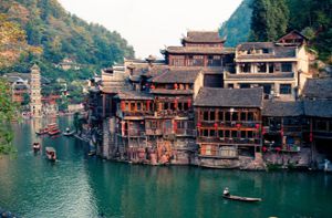 10 cổ trấn đẹp như trong phim ở Trung Quốc