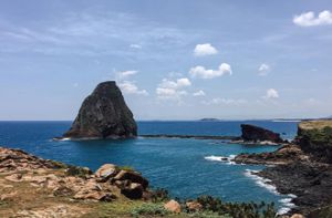 Hòn đảo ở Phú Yên có lối đi giữa biển đẹp không kém Điệp Sơn