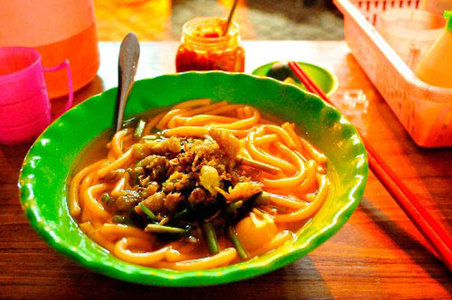 Bún đỏ và bánh ướt thịt nướng Ban Mê Bún đỏ và bánh ướt thịt nướng Ban Mê