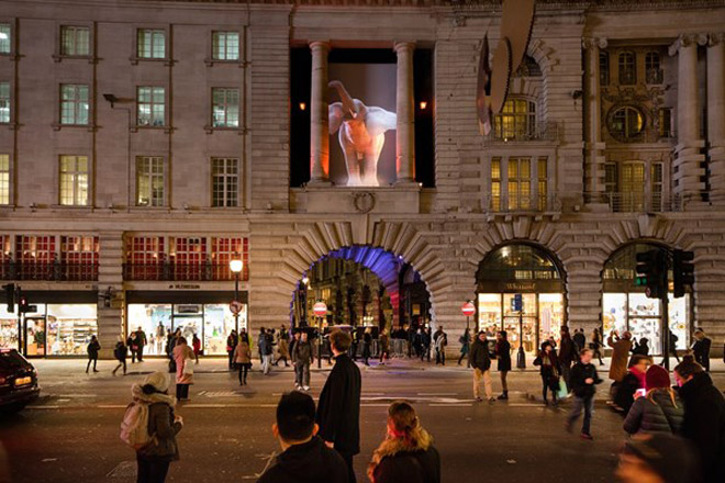 Lạc trong thánh đường ánh sáng ở London Lạc trong thánh đường ánh sáng ở London