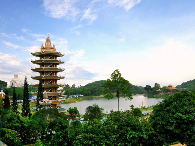 Thưởng thức vẻ đẹp mùa xuân trên đường lên núi Cấm Thưởng thức vẻ đẹp mùa xuân trên đường lên núi Cấm