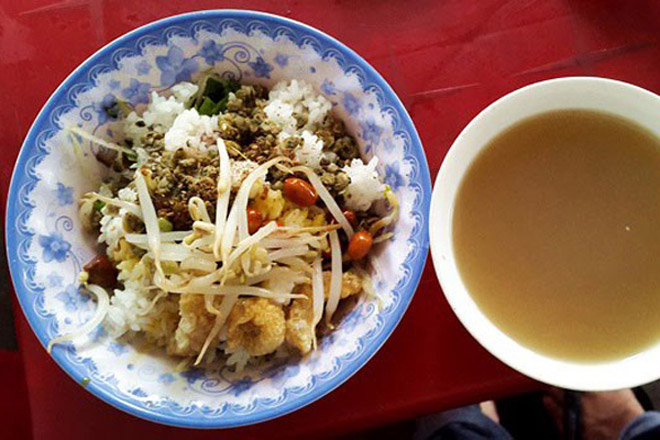 Món ngon đồng hành trên các cung đường miền Trung Món ngon đồng hành trên các cung đường miền Trung