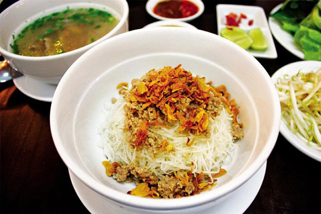 Món ngon đồng hành trên các cung đường miền Trung Món ngon đồng hành trên các cung đường miền Trung