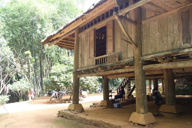 Du ngoạn giữa lòng hồ Hòa Bình Du ngoạn giữa lòng hồ Hòa Bình