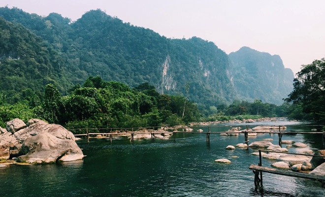 Suối Nước Moọc đẹp như tiên cảnh ở Quảng Bình Suối Nước Moọc đẹp như tiên cảnh ở Quảng Bình