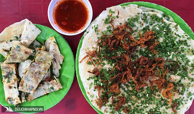 Bánh tráng mắm ruốc giòn rụm, ram thịt nướng nức tiếng ở Quảng Ngãi - Ảnh 2 Bánh tráng mắm ruốc giòn rụm, ram thịt nướng nức tiếng ở Quảng Ngãi