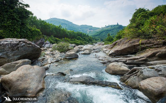 Khám phá suối "Lỡm ngỡm" thượng nguồn núi Chúa - Ảnh 10 Khám phá suối "Lỡm ngỡm" thượng nguồn núi Chúa