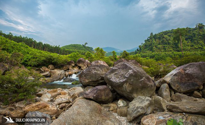 Khám phá suối "Lỡm ngỡm" thượng nguồn núi Chúa - Ảnh 15 Khám phá suối "Lỡm ngỡm" thượng nguồn núi Chúa