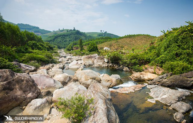 Khám phá suối "Lỡm ngỡm" thượng nguồn núi Chúa - Ảnh 6 Khám phá suối "Lỡm ngỡm" thượng nguồn núi Chúa