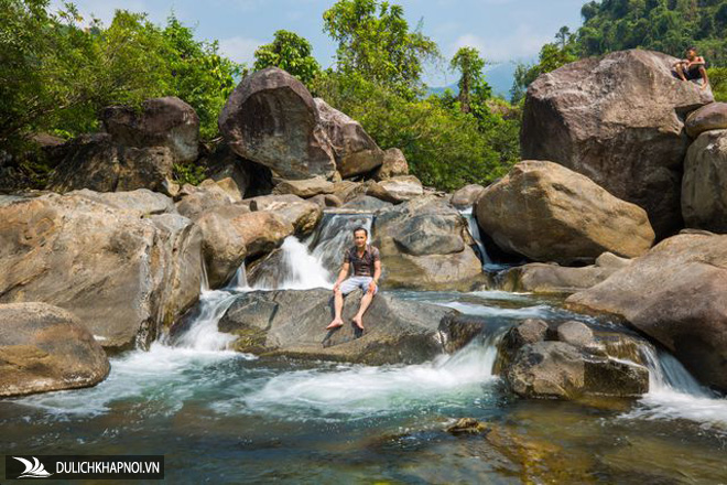 Khám phá suối "Lỡm ngỡm" thượng nguồn núi Chúa - Ảnh 8 Khám phá suối "Lỡm ngỡm" thượng nguồn núi Chúa