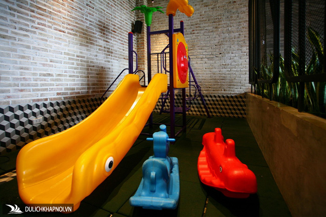 Quán cà phê xanh trong căn biệt thự liền kề - Ảnh 8 Quán cà phê xanh trong căn biệt thự liền kề