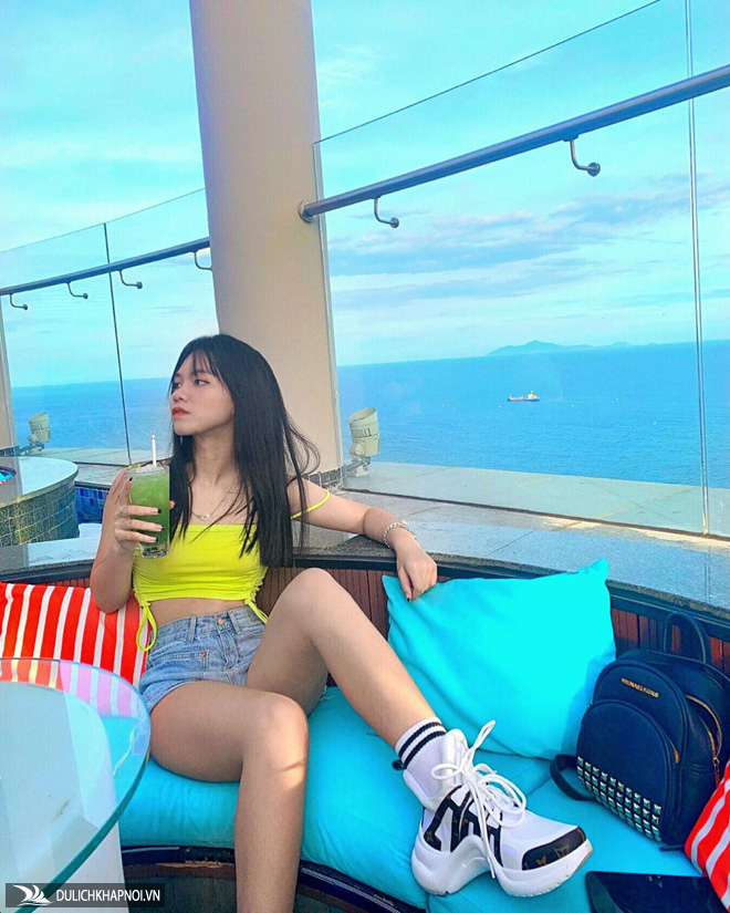 Tận hưởng gió mát tại những quán cà phê view biển ở Đà Nẵng - Ảnh 4 Tận hưởng gió mát tại những quán cà phê view biển ở Đà Nẵng