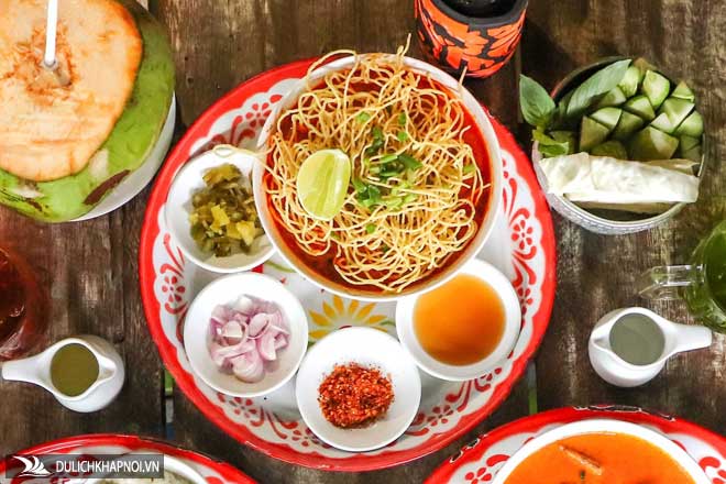 Bún nem nướng mía và 3 đặc sản sợi hút khách ở TP.HCM - Ảnh 3 Bún nem nướng mía và 3 đặc sản sợi hút khách ở TP.HCM